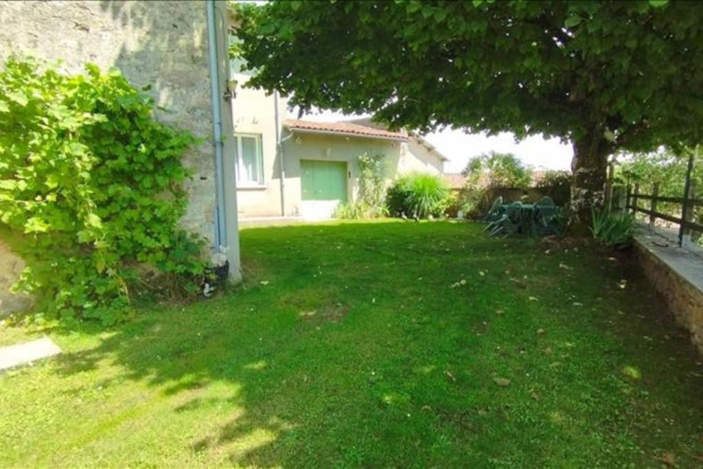 Cottage By The Chateau With Pool In National Parc Les Salles-Lavauguyon Exterior photo