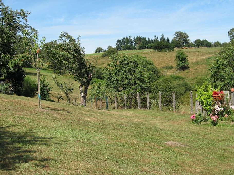 Cottage By The Chateau With Pool In National Parc Les Salles-Lavauguyon Exterior photo