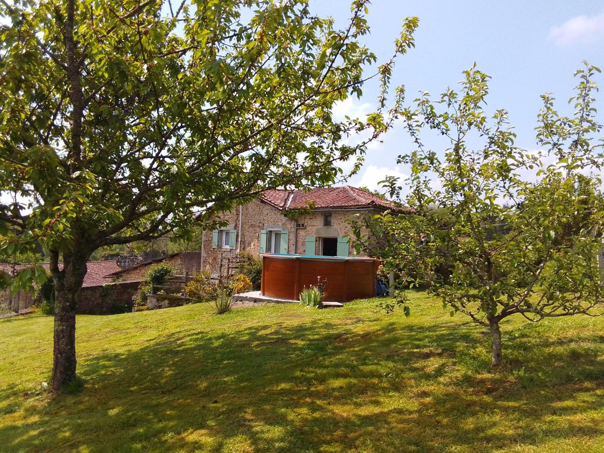 Cottage By The Chateau With Pool In National Parc Les Salles-Lavauguyon Exterior photo
